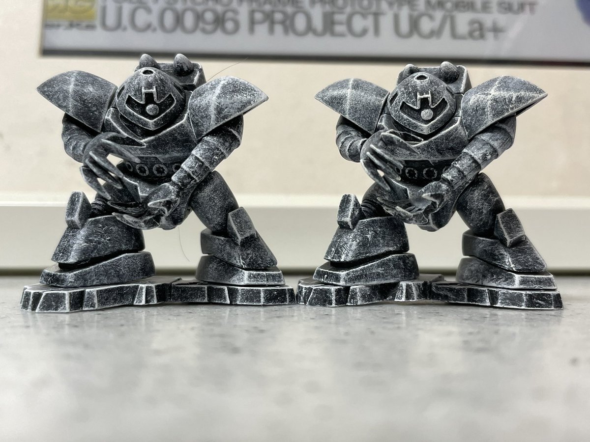 もうひとつ勢いで塗りましたが、急ぎすぎて下地隠しすぎたかも？
そろそろ寄り道終わらせて次のコンペ準備しなきゃ…
ゴッグは被りがあったので白の乗せ方の確認用にひとつ色付けずに残してます。
＃チョコサプ