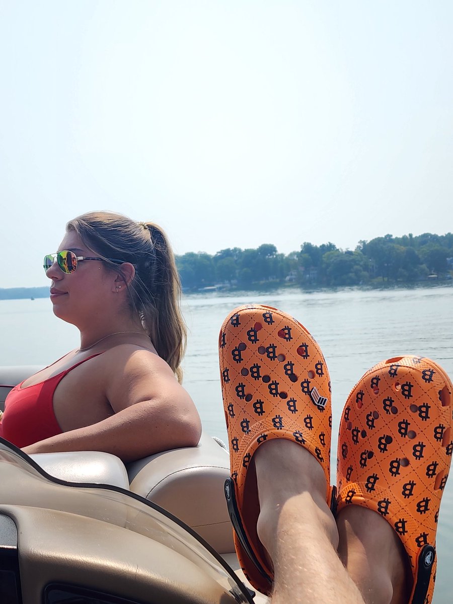 CosmosComa's tweet image. Bitcoin is a Digital store of value.

Bitcoin Crocs provide a functional value for safeguarding precious appendages.  

Thank you @BitcoinMagazine @isaiahdaustin @realseanhagan and the rest of the team for the fly footware.  Wifey approved ✅ 

#Bitcoin