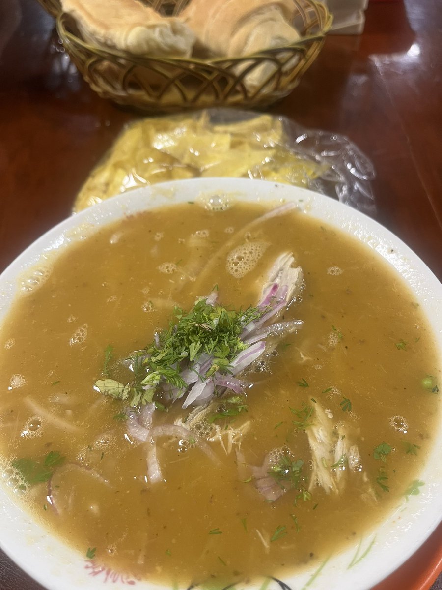 Guayaco que se respeta come encebollado de noche 😍