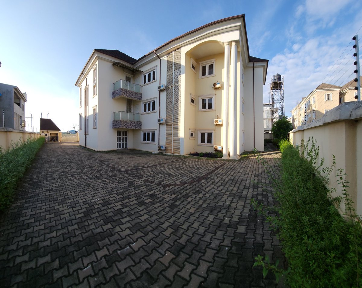 Mypropertybro's tweet photo. DURUNMI DISTRICT
 6 units of solidly built 3 bedroom flats sitting on 1200sqm plus. Located in a calm, serene and fully developed neighborhood with tarred roads
Title document - CofO
Price: 700M
5% brokers service charge applies
#abujacommunity https://t.co/1soQ6BO7zl