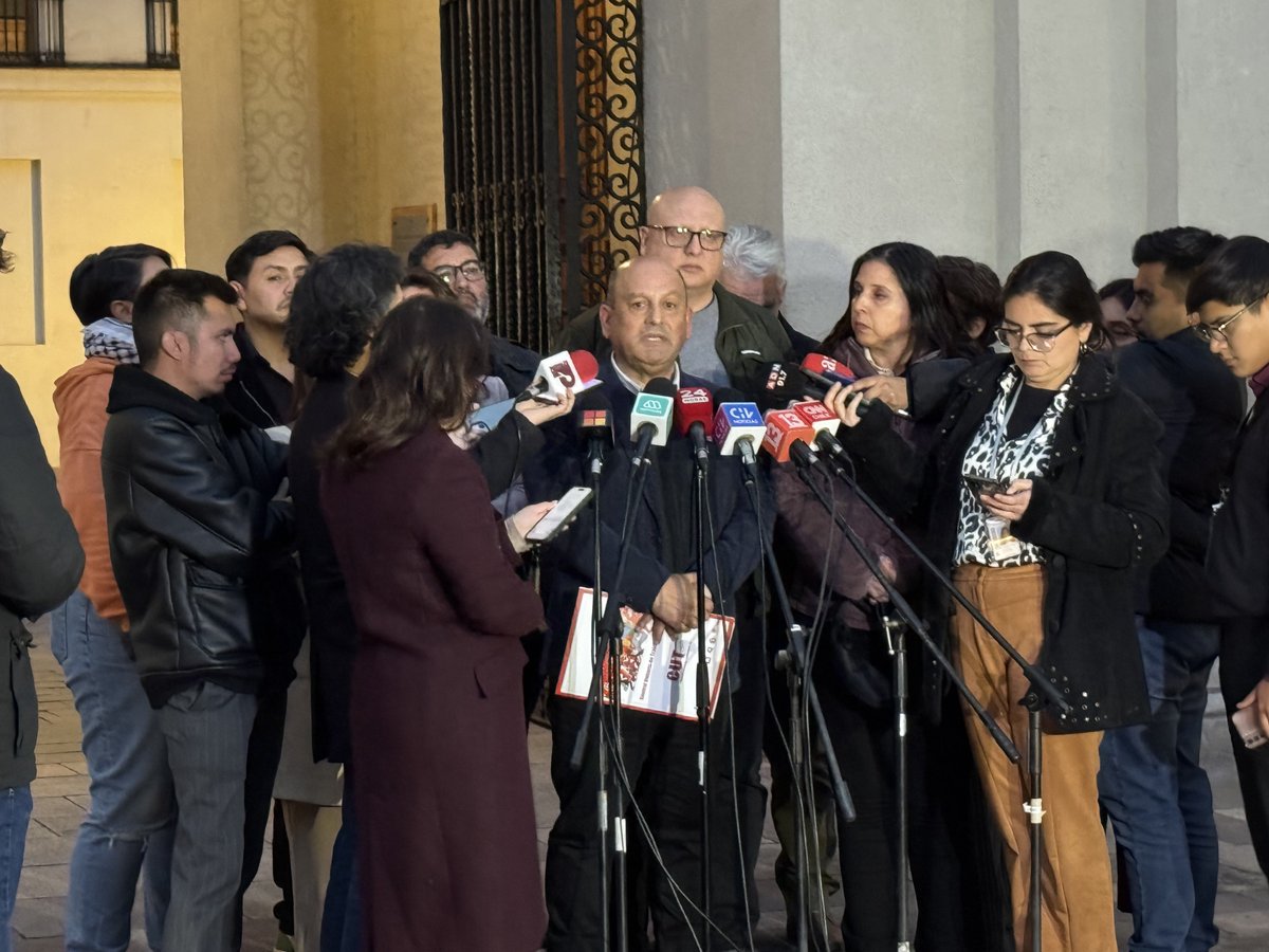 Hoy, junto al Comité Ejecutivo de <a href="/Cutchile/">CUT Chile ✍️🗳</a>, nos reunimos con el Presidente <a href="/GabrielBoric/">Gabriel Boric Font</a>. Entre los temas conversados, solicitamos pensiones de gracia para las familias de los mineros fallecidos en El Teniente. Dos de ellas estaban en gestación de 20 y 24 semanas. 

#Mineros