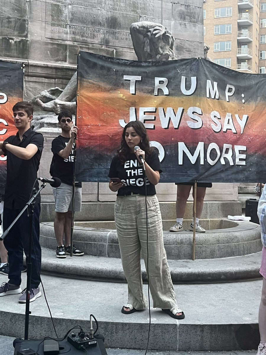 Halachic Left (@halachicleft) on Twitter photo “I want to challenge you risk more.” — <a href="/IfNotNowOrg/">IfNotNow🔥✡️</a> co-founder <a href="/simonerzim/">Simone Zimmerman</a>
#JewsSayNoMore “I want to challenge you risk more.” — <a href="/IfNotNowOrg/">IfNotNow🔥✡️</a> co-founder <a href="/simonerzim/">Simone Zimmerman</a>
#JewsSayNoMore