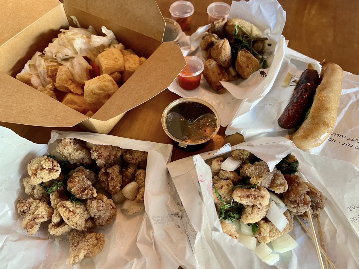 tecoinla's tweet photo. 🍗#ZeroGravitea is a #Taiwanese street #foodtruck in Southern California, serving popular night market snacks like stinky #tofu, #popcornchicken, and sweet potato #fries with plum powder. https://t.co/jAcypwjA77