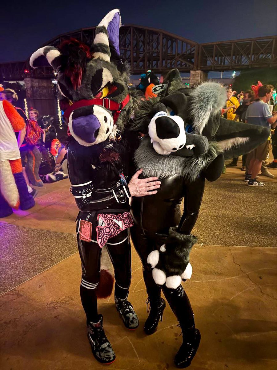 Shiny Shenanigans with <a href="/OverlyWarmBread/">Toasty</a> ✨