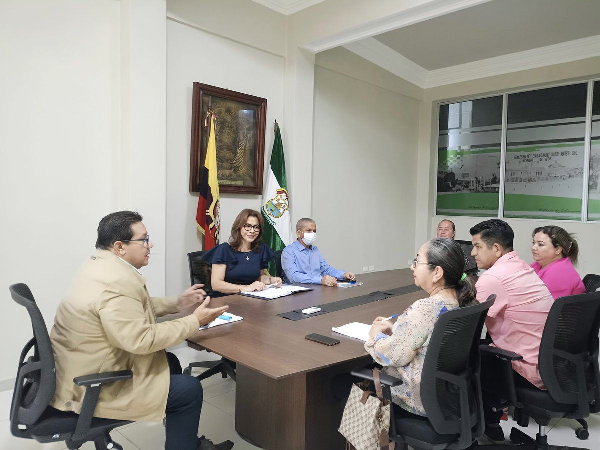 ✅ Hoy cumplimos una nueva sesión de Concejo Municipal, trabajando por el bienestar y desarrollo de nuestro cantón.
Tomamos decisiones que construyen futuro y responden a las verdaderas necesidades de nuestra gente. 💚