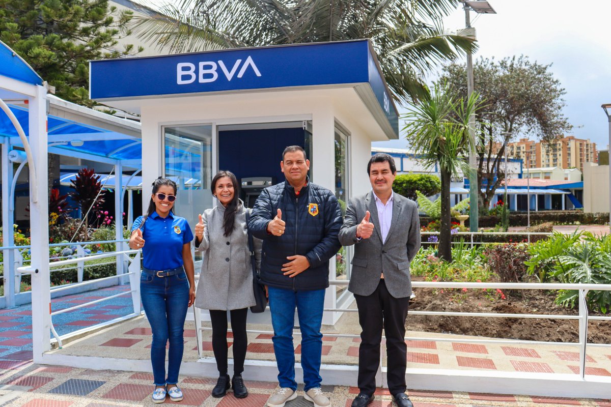 😃Un nuevo servicio llegó a la Sede Social Colina Campestre ⛰️🏦

Bajo el liderazgo de nuestro Director General SMC.IF John Fredy Padilla Casanova⚓, se realizó un convenio con el @bbva_colombia  el cuál permitió que se instalara un cajero automático al interior de la sede.