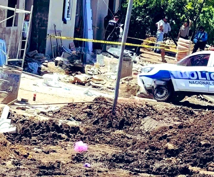 DesaparecidosSV's tweet image. TRABAJADOR ASESINADO EN MARSELLA

El 02 de agosto 2025 en sector de casas en construcción de Ciudad Marsella II, San Juan Opico; fue encontrado sin vida conocido como “Brayan”; quien fue asesinado a golpes en horas de la noche. Era de los que se quedan a dormir en la construcción