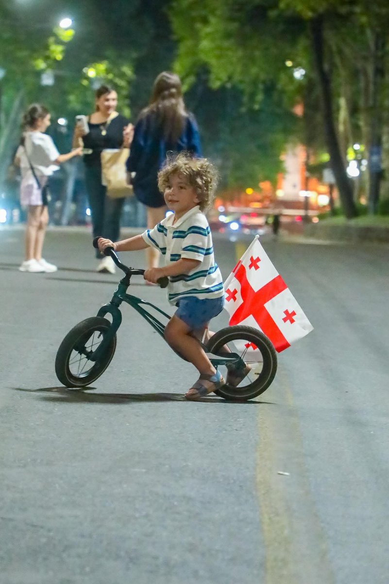 Russia is stealing childhood from Georgian and Ukrainian children. We must stop it! 🇬🇪🇺🇦🇪🇺