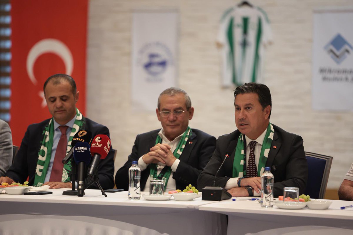 Bizim için Muğla Büyükşehir Belediyesi demek; Muğla’nın bir türlü gerçekleşemeyen büyük hayallerini, en büyüklerinden başlayarak gerçekleştirebilmek demektir. Bunu başarabilmek için en önemli ihtiyacımız ise birlik ve beraberliktir. 

Dünya değeri Muğla’mızın adını futbolda ve