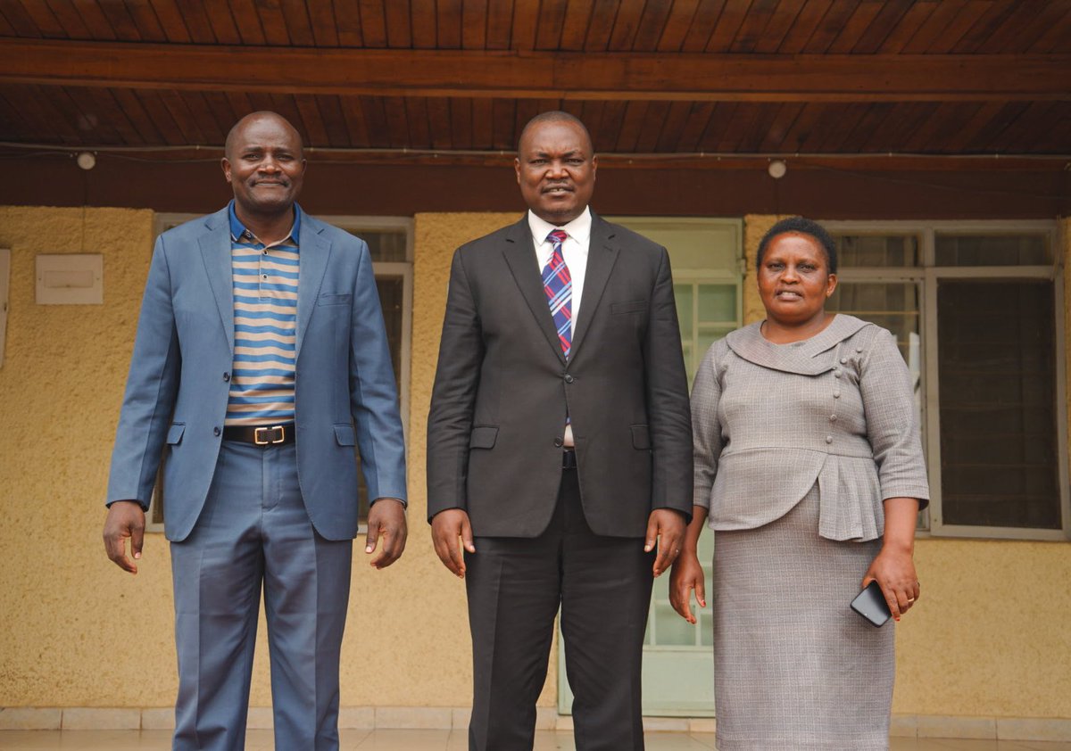 Wamalwa M. Joel (@wamalwajl) on Twitter photo Today, i hosted Board of Directors of TRANSWASCO led by Chair, Mr. Chami Simuyu who came for a courtesy call at my office <a href="/LVNWWDA/">Lake Victoria North Water Works Development Agency</a> HQs. Today, i hosted Board of Directors of TRANSWASCO led by Chair, Mr. Chami Simuyu who came for a courtesy call at my office <a href="/LVNWWDA/">Lake Victoria North Water Works Development Agency</a> HQs.
