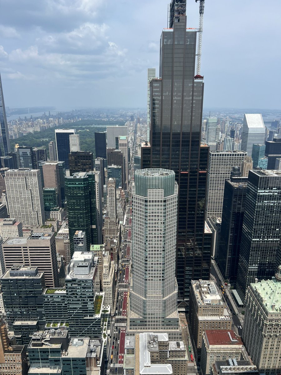 SarcasmIsOrgasm's tweet image. Call me a hypocrite for having enochlophobia and still loving NYC. Nothing like a panic attack with a skyline view. 🫠🗽
Can’t wait to visit again!