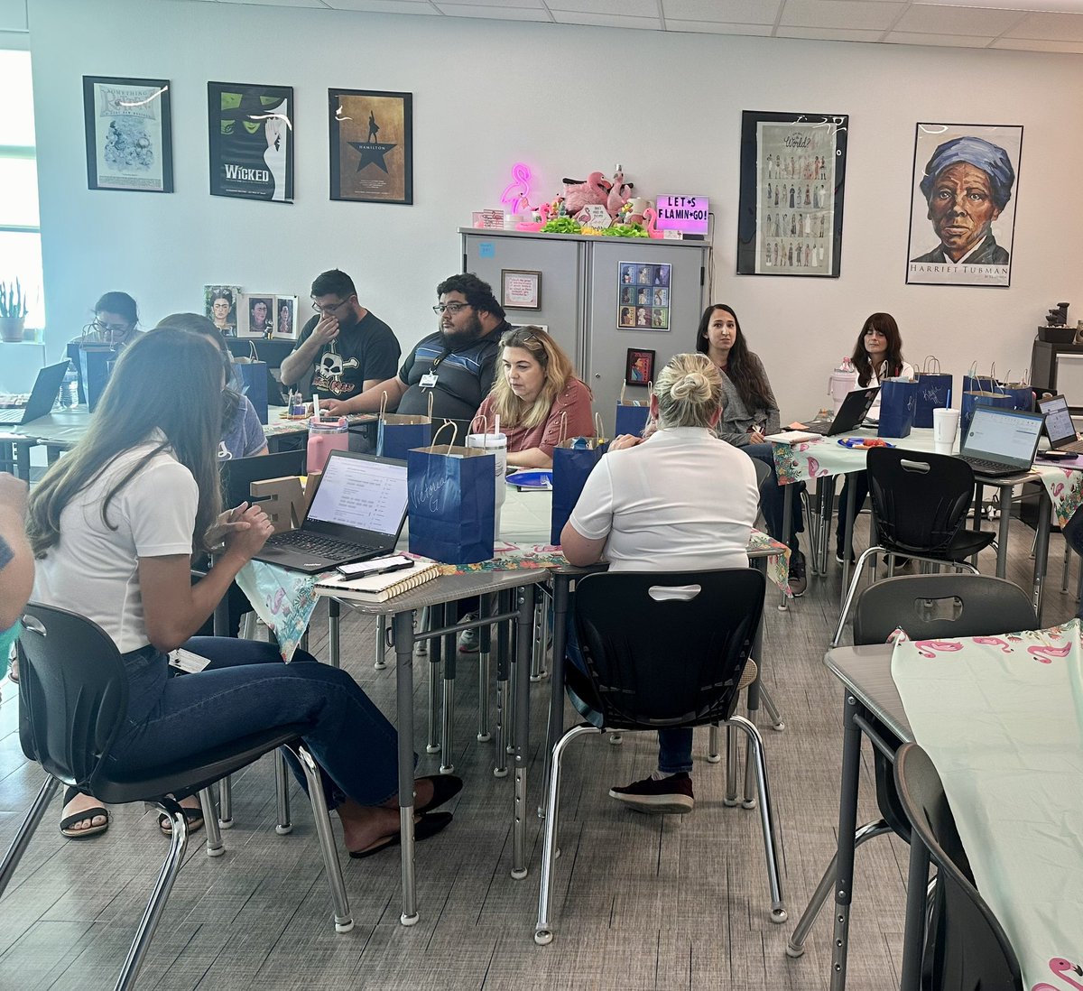 ap_jcuellar's tweet image. Kicking off the year with laughter, learning, and teamwork! Our English teachers are bringing the energy to PD as they prepare for an amazing year. Let’s go Tigers! 💙📚🐯 #TigerProud #CarrollStrong #ELAExcellence @MaryCarrollHigh @Arredondo_CHS