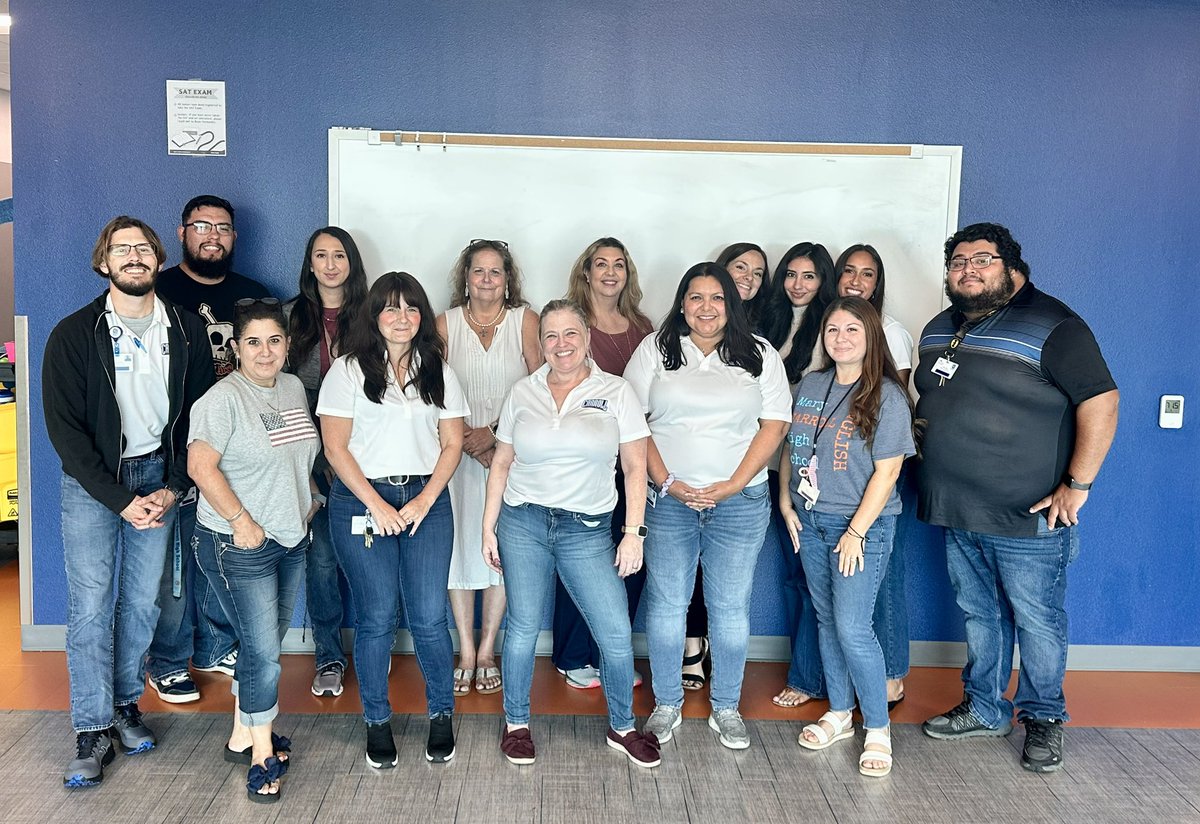 ap_jcuellar's tweet image. Kicking off the year with laughter, learning, and teamwork! Our English teachers are bringing the energy to PD as they prepare for an amazing year. Let’s go Tigers! 💙📚🐯 #TigerProud #CarrollStrong #ELAExcellence @MaryCarrollHigh @Arredondo_CHS