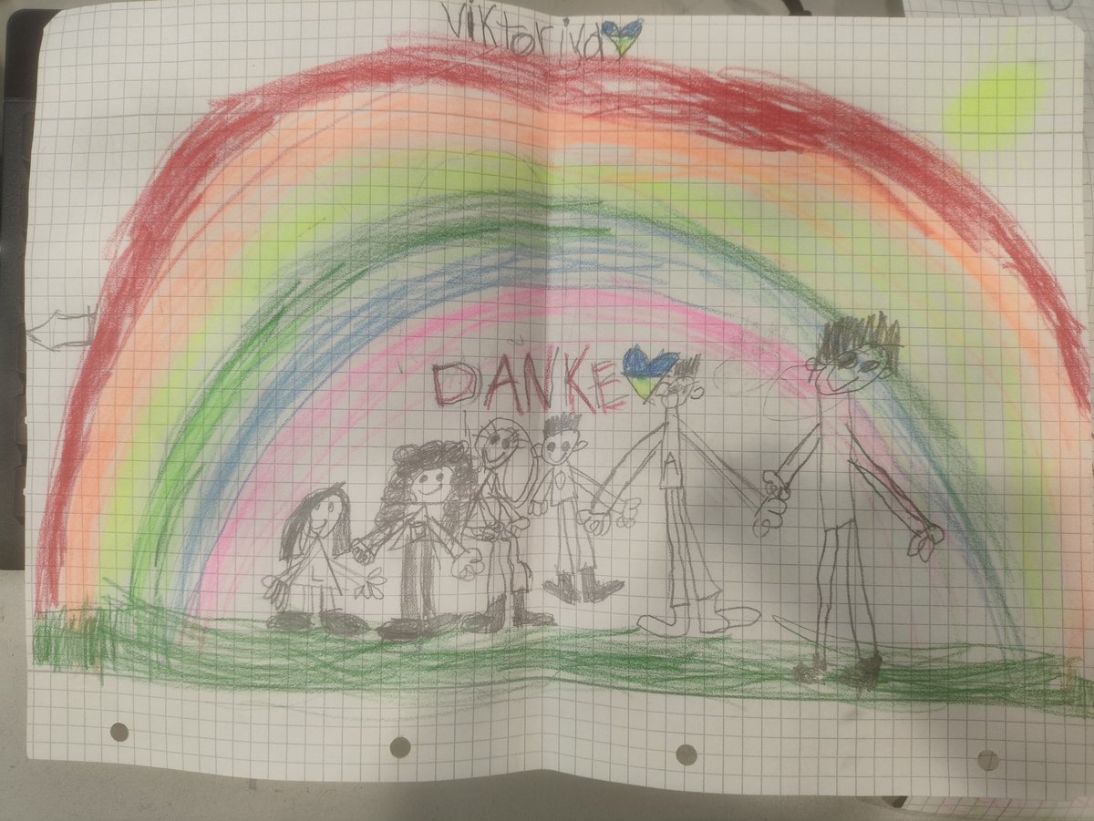 Elektroschrott vermeiden, Bildung fördern: PCS für alle zeigt, wie soziale Gerechtigkeit und Umweltschutz zusammengehen. Die Zeichnungen der Kinder symbolisieren das schön 

Avoiding electronic waste, promoting education: PCS for all shows how social justice and environmental