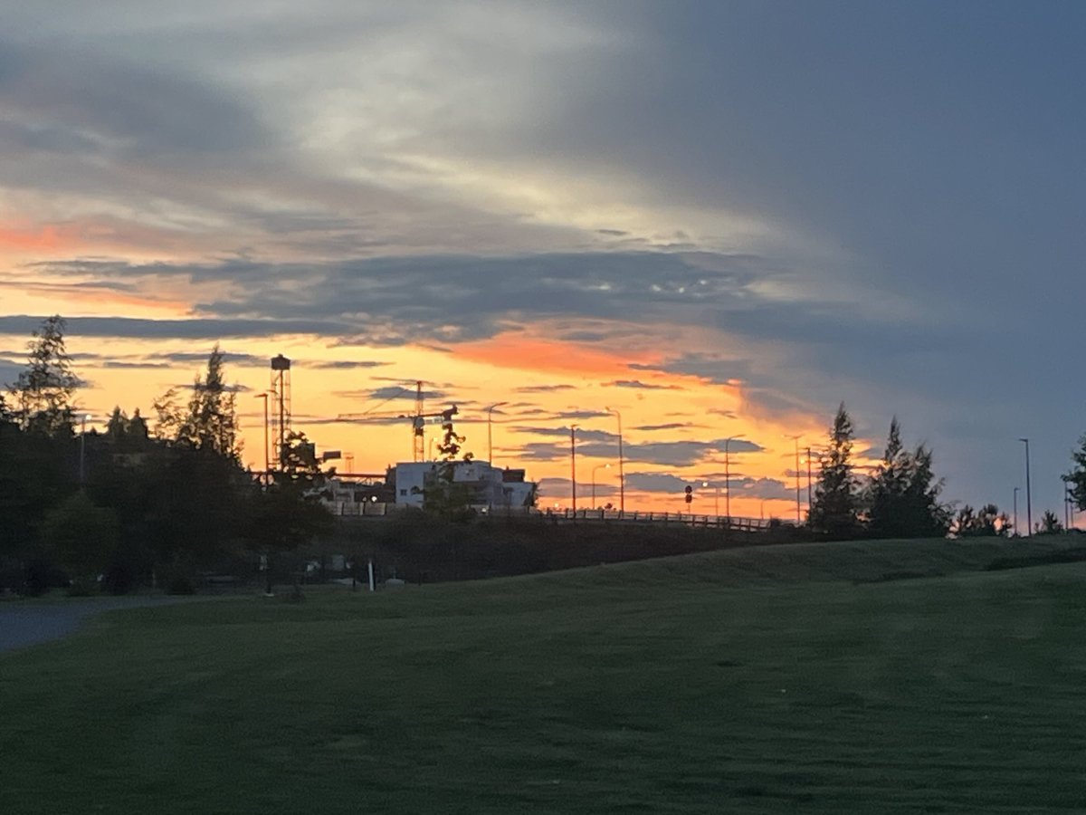 Hyvää yötä Onkiniemestä!
Ei tullut ukkosta, mutta ilma jäähtynyt toistakymmentä astetta. Oli vaihteeksi mukavaa, kun tuli vähän vilu😀
Mutta iltapulahdukselle menin kuitenkin.

#elokuu2025