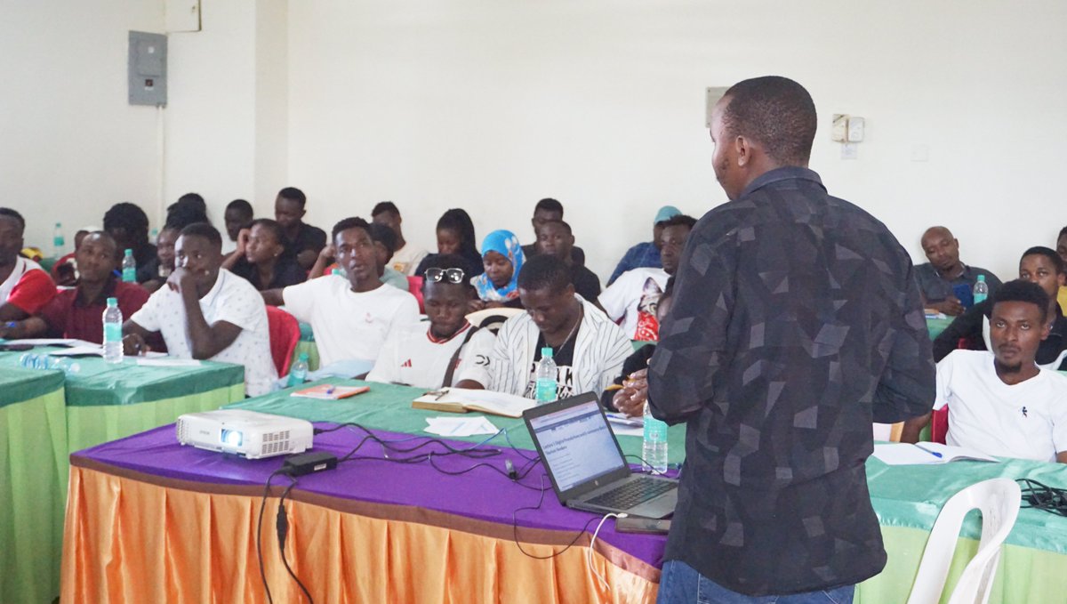 KuzaBlu's tweet photo. Bonface Alfonce (Saada Tech) led youth through e-commerce, branding &amp; tourism digitization—equipping them to market Kilifi globally 🌍📲

#GoBlueProgram #DigitalTourism #BlueEconomy #KenyaTourism #EUinKenya #DigitalEntrepreneurship #SaadaTech https://t.co/FbMaLUV4JI