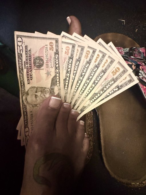 Watch Empress “MsFoxxx” Foxxx's leaked NSFW photo on TwXstars