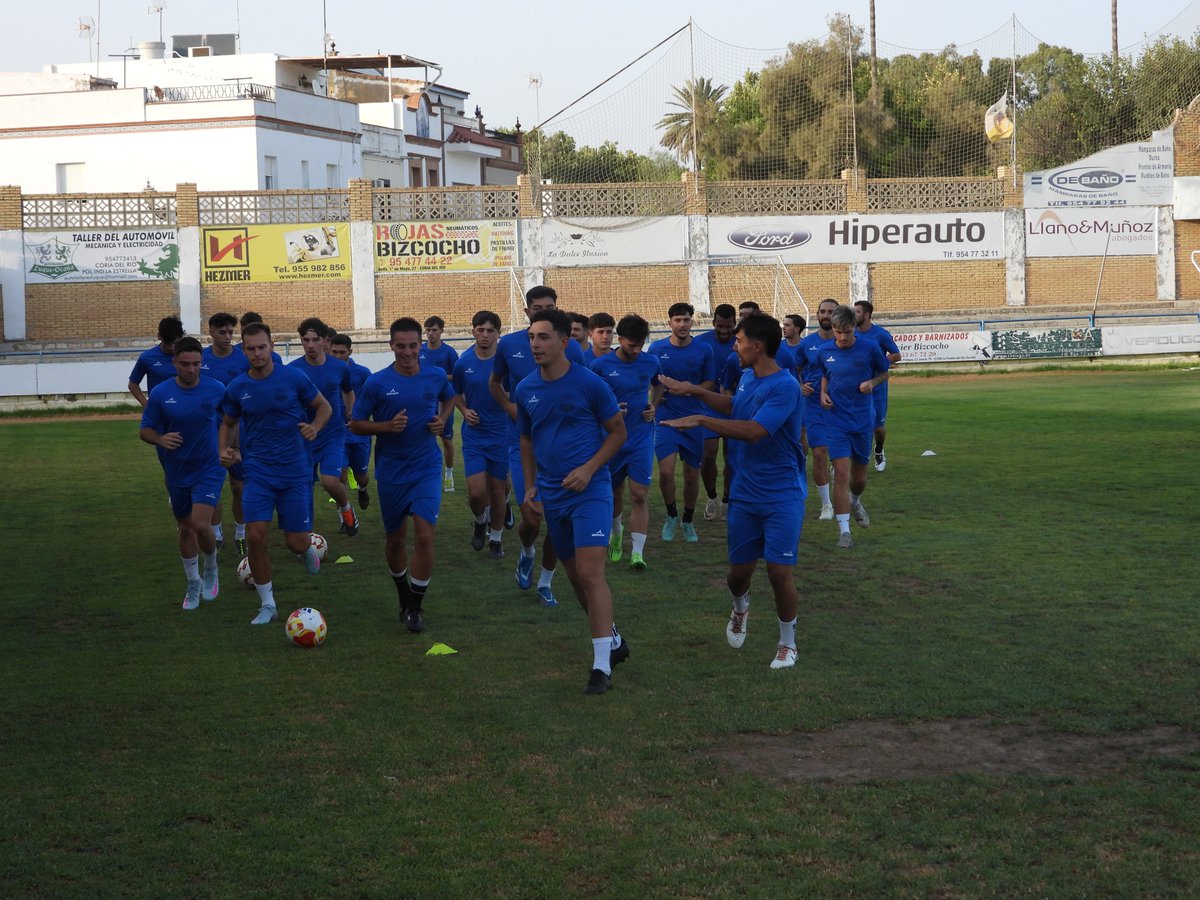 Coria_CF's tweet photo. ¡Algunas imágenes del primer entrenamiento del #CoriaCF 25 - 26!

#VamosCoria https://t.co/yTXdFfr0jG