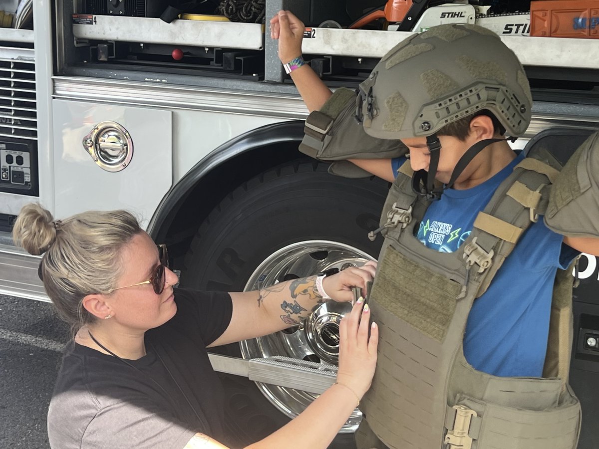 Kids had a great time exploring our Emergency Services Unit truck and learning about the tools we use on the job at the Touch-a-Truck event at North Creek Community Center.

Thanks to everyone who stopped by to say hello!

#MCPNews #MCPD