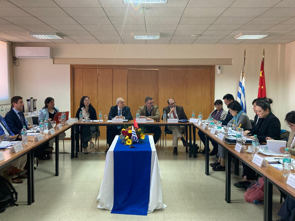 MGAPUruguay's tweet image. 🇺🇾🤝🇨🇳Uruguay y China fortalecen su cooperación sanitaria y fitosanitaria
#Hoy, con participación del subsecretario @CarambulaMatias se realizó el VIII Comité SPS entre el #MGAP y la Administración General de Aduanas de la República Popular China (GACC). 

El mismo fue coordinado…