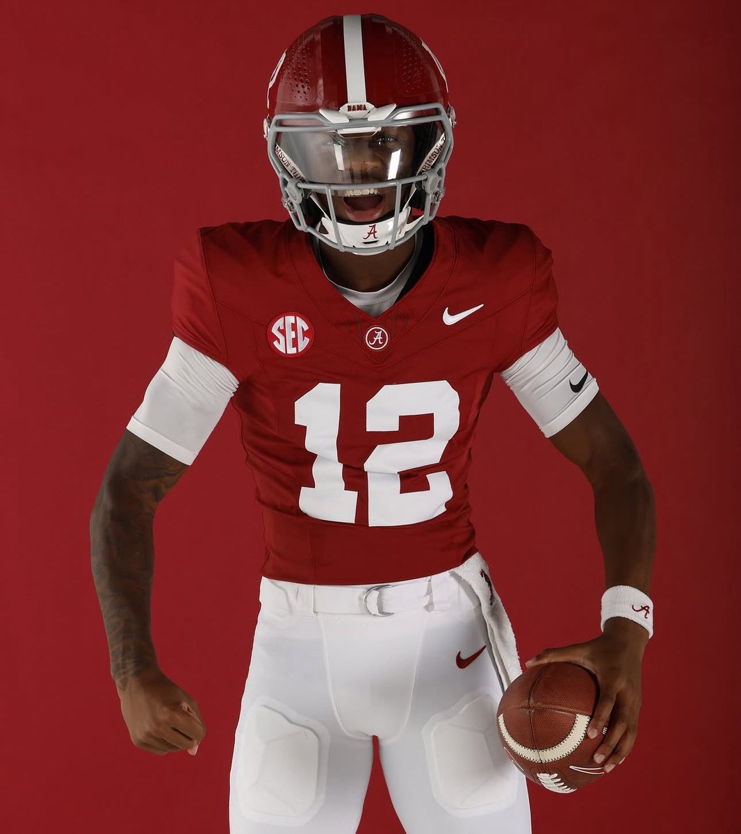 Brett Greenberg (@brettgreenberg_) on Twitter photo Keelon Russell in his No. 12 Alabama uniform.
During his OV, Kalen DeBoer told the five-star QB to close his eyes & picture what jersey he would be running out of tunnel with as a freshman.
If it wasnât a âBama one, there would be no hard feelings.
WellâŚ
đ¸ <a href="/Pres1dential/">Keelon âDot emâ Russell</a> IG Keelon Russell in his No. 12 Alabama uniform.
During his OV, Kalen DeBoer told the five-star QB to close his eyes & picture what jersey he would be running out of tunnel with as a freshman.
If it wasnât a âBama one, there would be no hard feelings.
WellâŚ
đ¸ <a href="/Pres1dential/">Keelon âDot emâ Russell</a> IG