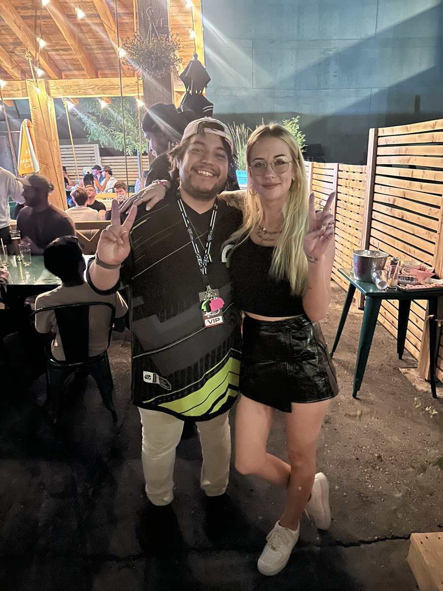 Jozwa. (@jozception) on Twitter photo Absolutely one of the kindest and most amazing souls I had the pleasure of meeting the entire weekend, <a href="/LaSinity/">Sini 𖤐 ✈️ HCS SLC</a>
Your energy was unmatched, from shouting over monitors 😂 to cheering in the crowd, chatting with you was awesome! Absolutely one of the kindest and most amazing souls I had the pleasure of meeting the entire weekend, <a href="/LaSinity/">Sini 𖤐 ✈️ HCS SLC</a>
Your energy was unmatched, from shouting over monitors 😂 to cheering in the crowd, chatting with you was awesome!