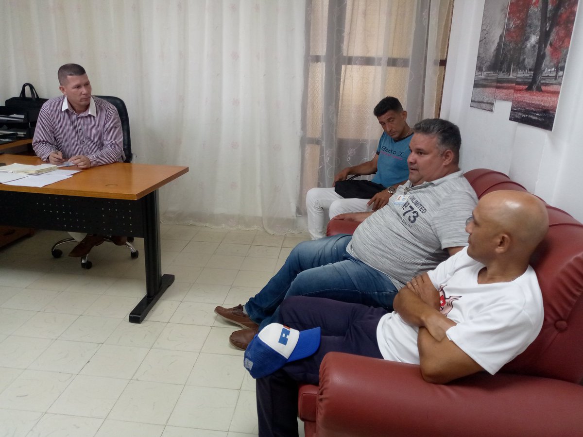 Dirección General de Salud Las Tunas (@dgslastunas) on Twitter photo #Seguimos
Presidido por <a href="/DirGeneralTunas/">Director General de Salud Las Tunas</a> se realiza mesa de trabajo con #ALASTOR y #UAASLasTunas para definir las prioridades y la ejecución del presupuesto para reparación y mantenimiento de calderas en las instalaciones del sector.
#LasTunasPorLaSalud #Seguimos
Presidido por <a href="/DirGeneralTunas/">Director General de Salud Las Tunas</a> se realiza mesa de trabajo con #ALASTOR y #UAASLasTunas para definir las prioridades y la ejecución del presupuesto para reparación y mantenimiento de calderas en las instalaciones del sector.
#LasTunasPorLaSalud