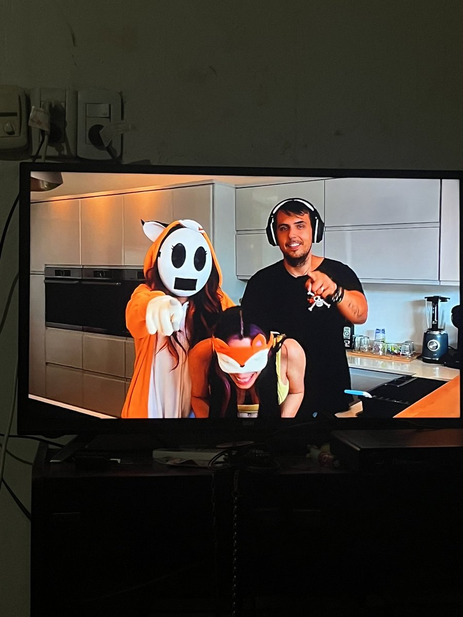 evelyn reina sube video a la hora de la merienda