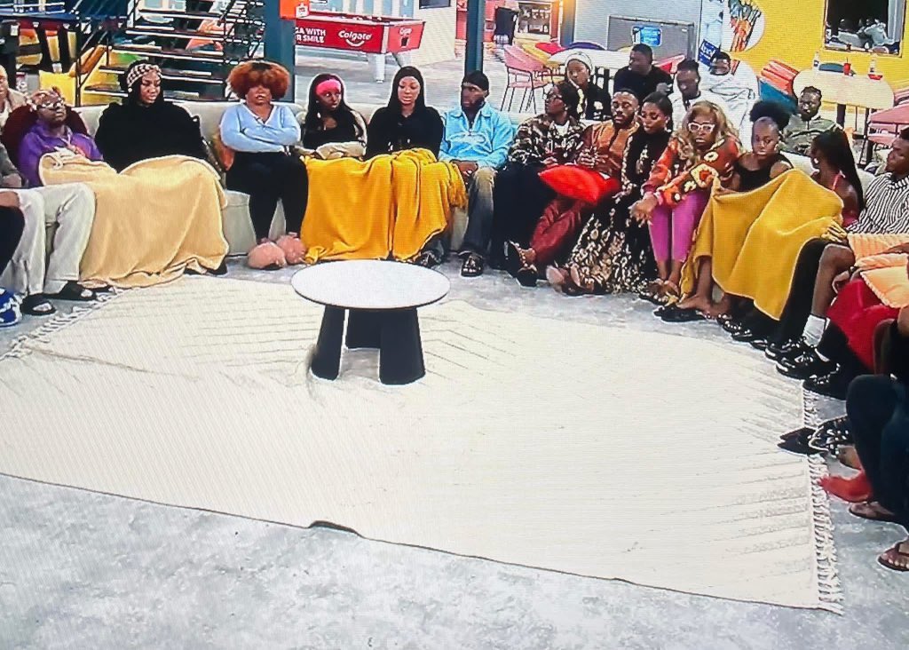 mediaalovers's tweet photo. There are 29 envelopes in the house….The housemates will search for an envelope each and not open it…….🔥🔥

You must find an envelope. If you don't find an envelope in 10 minutes you'll automatically be up for eviction🔥🔥🔥

#BBNaija
#BBNaijaS10
#bigbrothertvshow https://t.co/MoeJUkQhuL