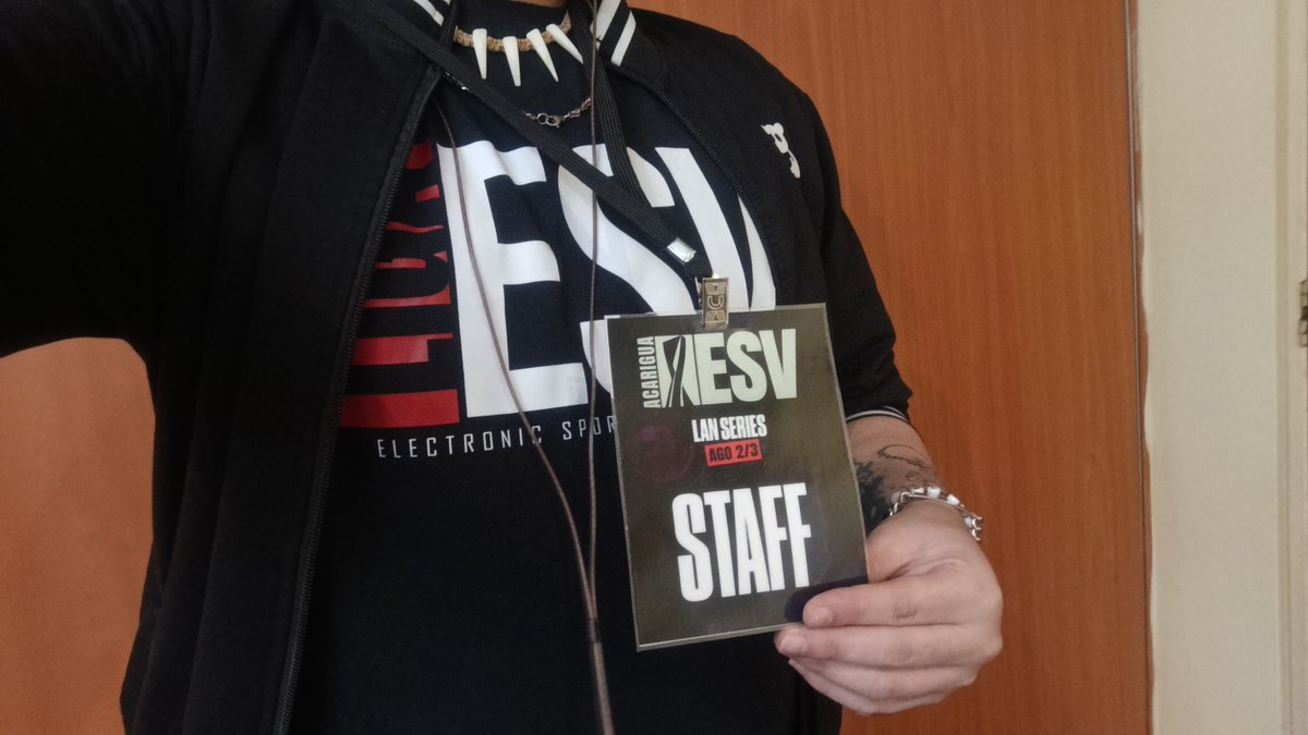 Ya en casa 🫩

Agradecido con la experiencia y oportunidad que me dió <a href="/ElecSportsVen/">ESV LATAM</a> de asistir a su LAN en Acarigua

Siempre un honor castear junto a <a href="/RauliZx/">RauliZX</a> y <a href="/heyangietv/">M1 angie 🖤</a> 
Fui como staff manager y salimos dándolo todo

Que dura la escena de CS en 🇻🇪
Que siga creciendo 💪🏻
