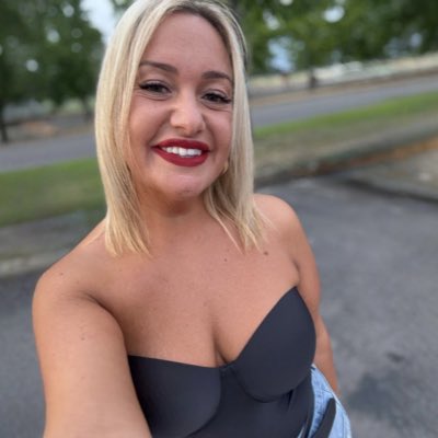 Kikka_Fronti's tweet photo. #NuovaFotoProfilo https://t.co/eJhheEhd9o