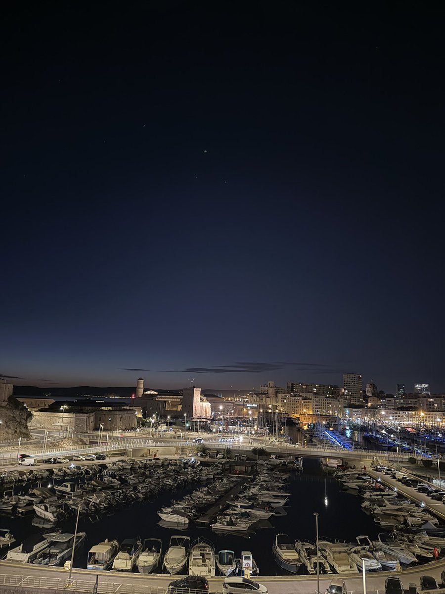 Un lundi soir dans la plus belle ville du monde ✨🩵