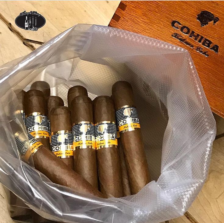 🔥 Which one are you lighting up first  the bold Behike or the classic Línea 1935? 😎💨 Let’s hear your pick, aficionados! 📩 DM for details on these premium Cohibas and make your next smoke unforgettable. 🍂✨"