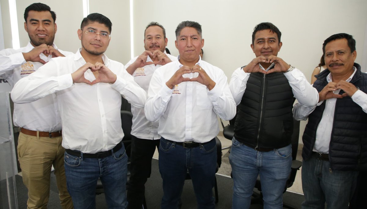 📢 Gobierno de Puebla dignifica nuestro trabajo, por primera vez somos escuchados: productores de calzado

"Tenemos aproximadamente más de 50 años de fabricar zapato escolar y estábamos en el limbo, no éramos conocidos, ni reconocidos, ni aparecemos en el mapa como fabricantes,