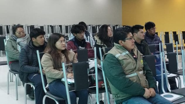 🧾 El #SEA y el Viceministerio de Política Tributaria (MEFP) realizaron el taller “Ejercicio de Potestades Tributarias Municipales” en Potosí, fortaleciendo la capacidad legislativa de los GAMs para generar recursos propios.

#BicentenarioBolivia