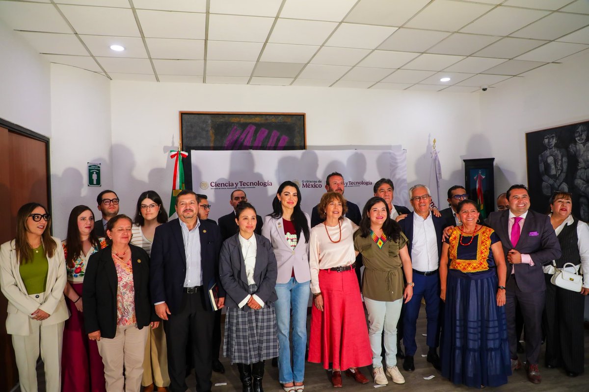 Gabriela Jimenez (@gabyjimenezmx) on Twitter photo Fue un verdadero gusto reunirnos con la Secretaria de Ciencias, Humanidades, Tecnología e Innovación (<a href="/Secihti_Mx/">Secretaría de Ciencia</a>), la Dra. <a href="/rosauraRuiz4/">Rosaura Ruiz</a>, con quien discutimos importantes proyectos para impulsar el desarrollo científico y tecnológico de México.
Agradezco su apertura y Fue un verdadero gusto reunirnos con la Secretaria de Ciencias, Humanidades, Tecnología e Innovación (<a href="/Secihti_Mx/">Secretaría de Ciencia</a>), la Dra. <a href="/rosauraRuiz4/">Rosaura Ruiz</a>, con quien discutimos importantes proyectos para impulsar el desarrollo científico y tecnológico de México.
Agradezco su apertura y