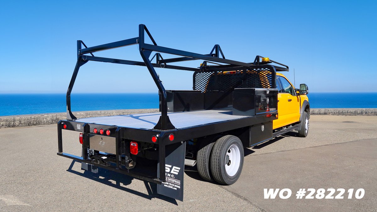 scelzitrucks's tweet image. The August Ford/Scelzi Truck Body of the Month.
This 12' Flatbed sits on a Ford F-550 Chassis Cab. It comes w/ an aluminum floor, black finish and matching black ladder rack with Beacon Lights, black 48" top mounted and underbody toolboxes, and more! @FordTrucks #scelzi #flatbed