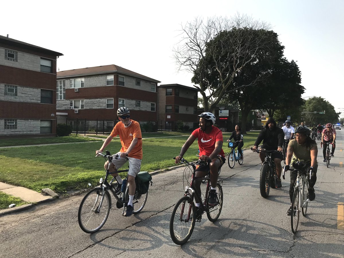 Consul General Eric Strating and the CG team were honored to join 6th Ward Alderman <a href="/WilliamHallfor6/">William Hall</a> William Hall for the inaugural 𝐁𝐢𝐤𝐞 𝐭𝐡𝐞 𝐊𝐢𝐧𝐠 𝐃𝐫𝐢𝐯𝐞 𝐠𝐫𝐨𝐮𝐩 𝐫𝐢𝐝𝐞 on Chicago’s South Side, joining the community for a 🚲ride through the neighborhoods.