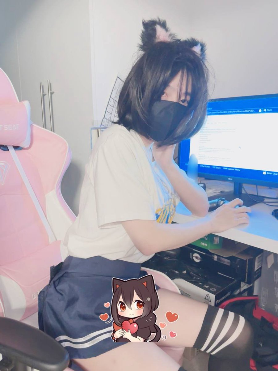 Ayuka39730's tweet photo. P.O.R. 可不是你想的那樣喔～想看無碼完整版記得按讚分享唷～

#短裙 #ミニスカート  #玉足 #腿腿 #白腿 #腳腳 #絲襪 #白い足 #黑絲 #ladyboy #transgender #偽娘 #男娘 https://t.co/MD2seQZgOk