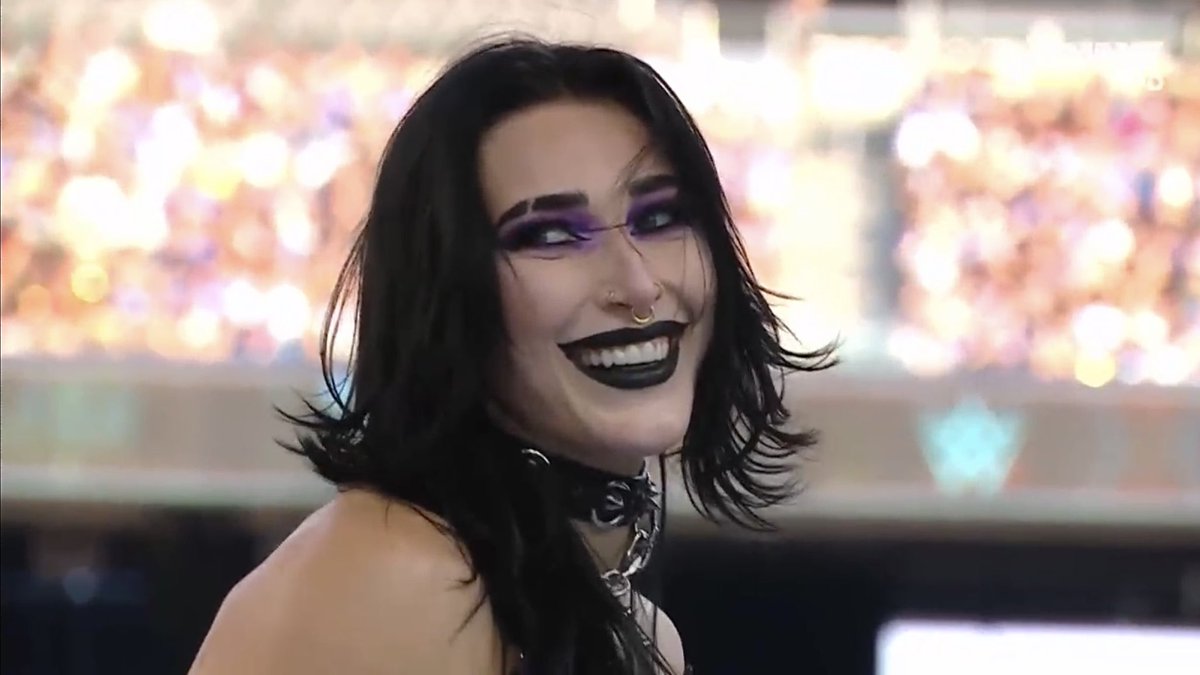 Ich grüße mal die <a href="/Miss_Annyiebell/">⋆✶𝓐nnyie 🎀 The Heel Queen✶⋆™</a> mit 'nem Rhea-Shot. Pennt wahrscheinlich schon wieder. 😄 #maxxWWE