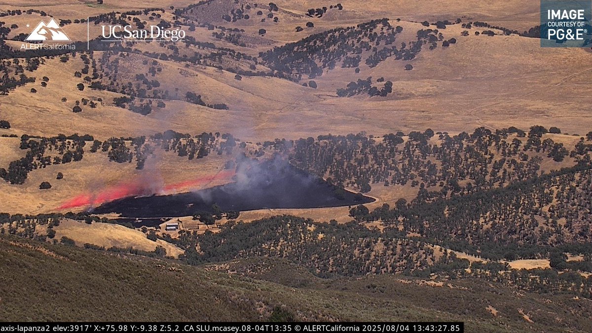 engineco16's tweet photo. #MidwayFire T-74 then T-75 dropping. https://t.co/aJmeeTnc19
