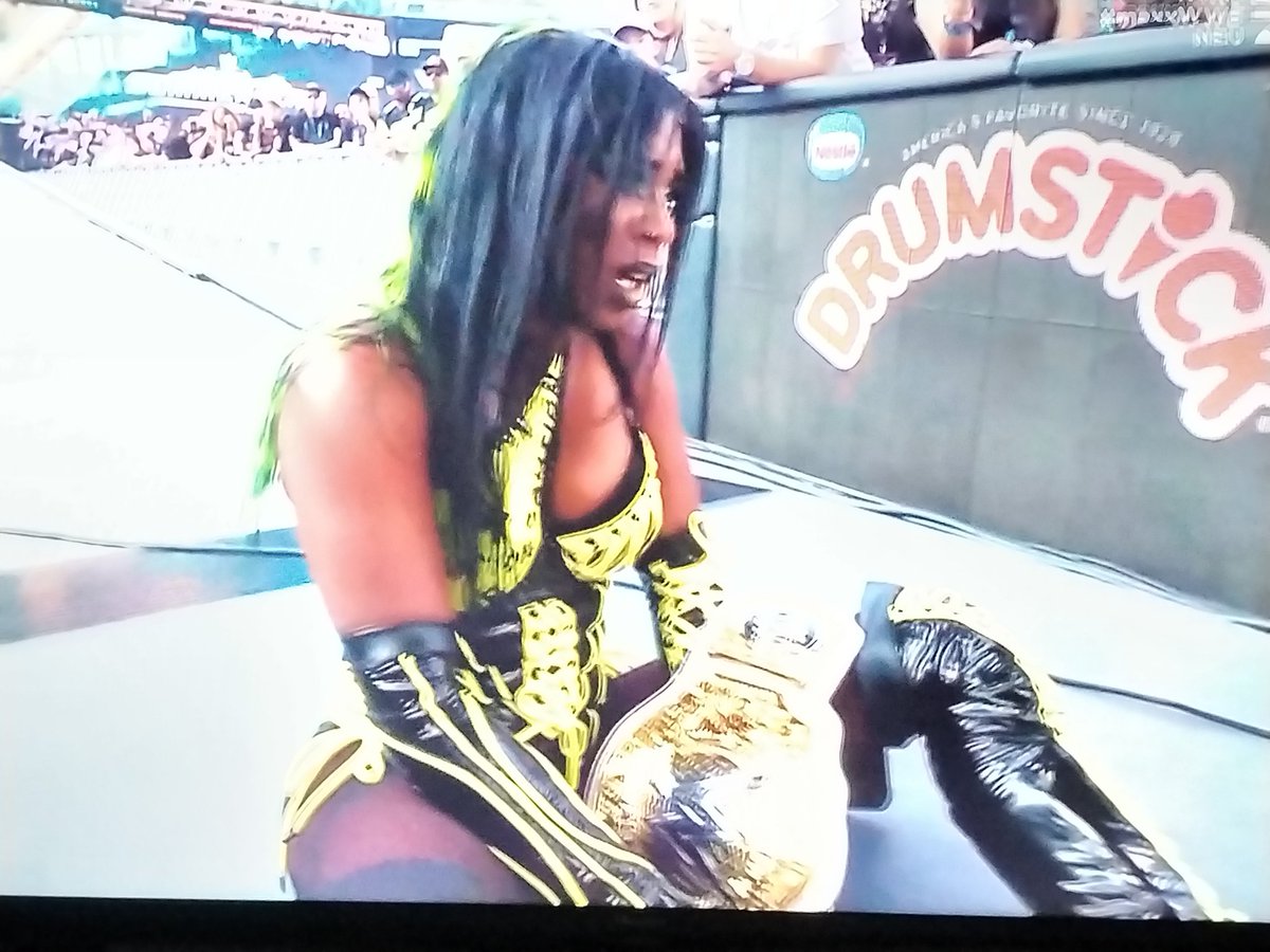 Naomi Titel verteidigtung Das Match war Gut aber ich hätte mir trotzdem ein Titel Wechsel gewünscht...
#maxxwwe <a href="/ransport/">ran</a>