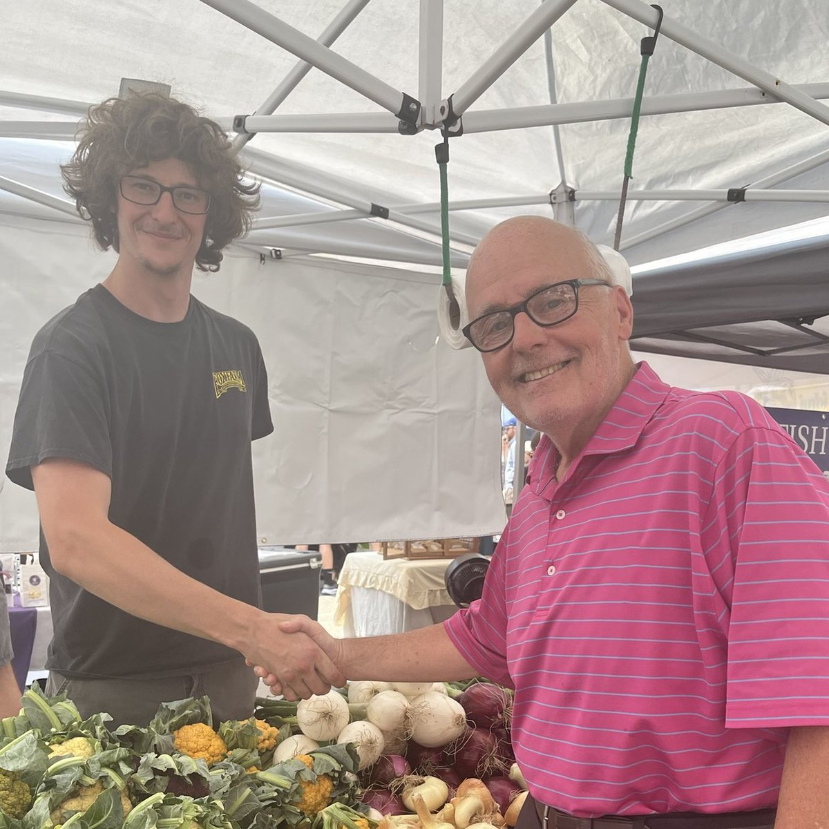 Mass. Department of Transitional Assistance (DTA) (@dta_listens) on Twitter photo What better way to kick off Farmer’s Market Week than at SoWa Open Market with farmers and <a href="/MassDeptAgr/">Massachusetts Department of Agricultural Resources</a>? 🍅🧺 Farmers markets build strong communities, and when farmers and markets accept SNAP and HIP, we’re helping more families across Massachusetts access fresh, local food. What better way to kick off Farmer’s Market Week than at SoWa Open Market with farmers and <a href="/MassDeptAgr/">Massachusetts Department of Agricultural Resources</a>? 🍅🧺 Farmers markets build strong communities, and when farmers and markets accept SNAP and HIP, we’re helping more families across Massachusetts access fresh, local food.