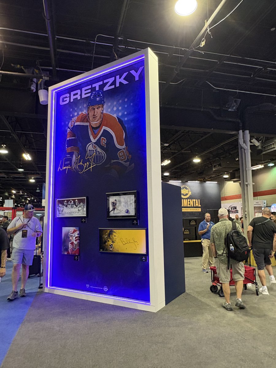 artleticsshop's tweet image. What an amazing week at The National meeting different creators and collectors. Same place same time next year!?
@garyvee @veefriends @LudexApp @MurrayHenders20
