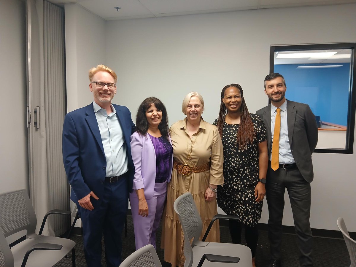 talent_nyc's tweet image. 🧵Last week, NYC Talent's Center for Workplace Accessibility &amp;amp; Inclusion joined @NYCMayor, @NYCDisabilities, @NYC_SBS, @NYCDCAS, &amp;amp; private sector partners, to celebrate the 35th Anniversary of the Americans with Disabilities Act &amp;amp; #DisabilityPrideMonth at Brooklyn @NYCWorkforce1!