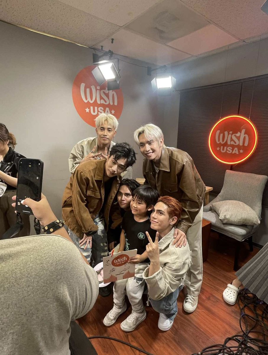 wishusaofficial's tweet photo. ✨ SB19, always making time for their A’TIN! Despite the fame and packed schedules, they never miss a chance to share sweet moments with their young fans. 📸 Snapped in 2023 at Wish USA Studio after interview &amp; Wishclusive recording. 🥰 Post your memorable photo with sb19 below👇 https://t.co/COTXNDTdqo