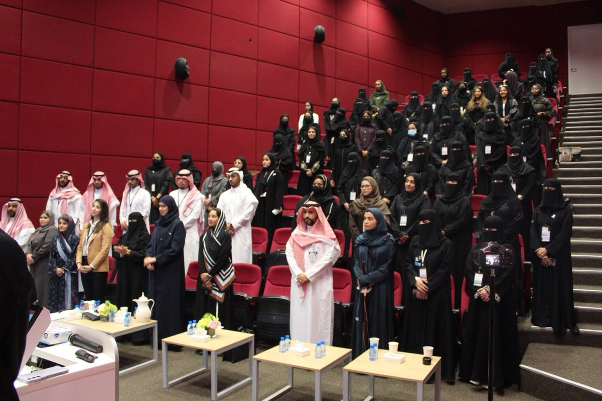 باحثين #فنار

شُعلة فنار الحقيقة،، الدُفعة الأولى .. الدُفعة التي لن تُنسى
و المكسب الي حصلت عليه، و لله الحمد ظهرت من البرنامج بـ ٥٠ باحث و باحثة دخلوا دائرتي بكل فخر ✨
شكرًا لأنكم أضأتوا فنار، لأنكم ءامنتوا بنا .. لأننا نجحنا سويًا 🫱🏻‍🫲🏼