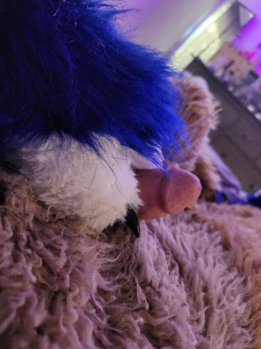 Come make fun of my tiny soft kitty dick while I'm a drunk and high kitty mess until i get hard!