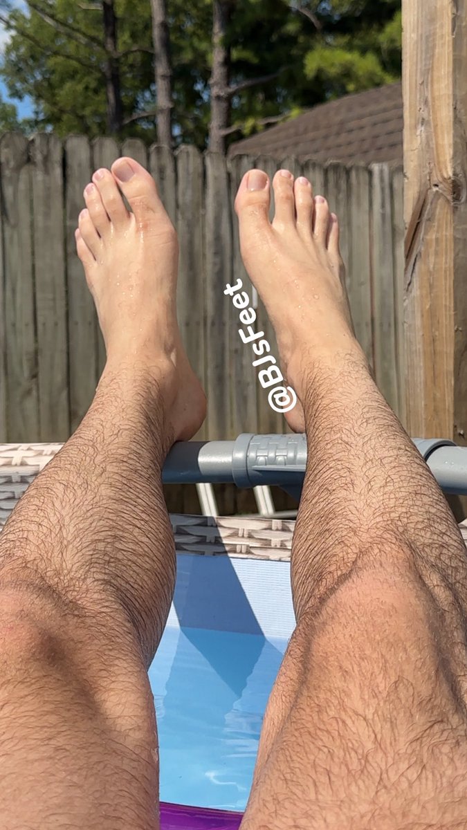 Pool day would be so much better with a good slave at the the bottom of my feet. Don’t you agree?
