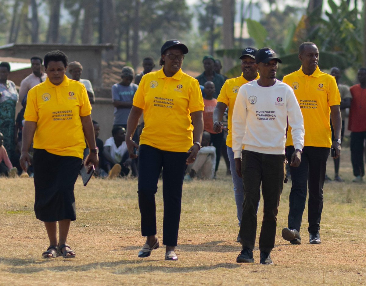 Mu murenge wa Kinazi mu karere ka <a href="/Huye/">Uriel JH</a> hatangirijwe ku rwego rw’Akarere ubukangurambaga “Murengere Atararenga”.
Ubukangurambaga bufite intego yo kugarura abana bataye ishuri, kubarinda imirimo ivunanye, ibiyobyabwenge &amp;ihohoterwa.